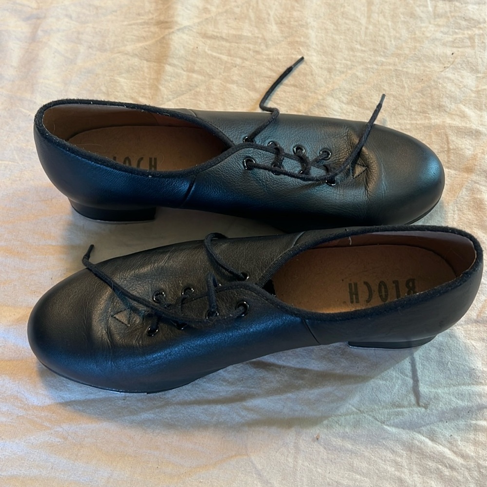 👯‍♀️ Bloch Women’s 8.5 tap shoes in excellent condition black leather lace up